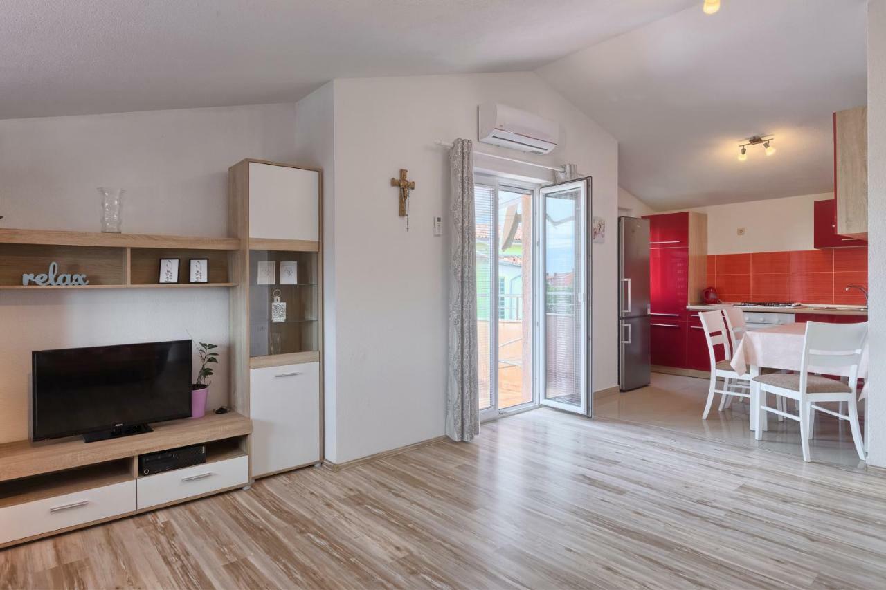 Vila Milla Premantura Exteriör bild