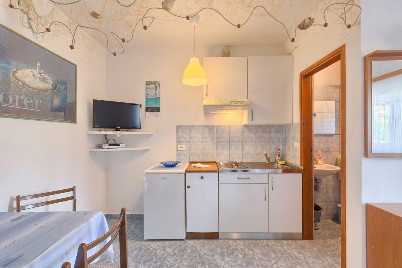 Vila Milla Premantura Exteriör bild